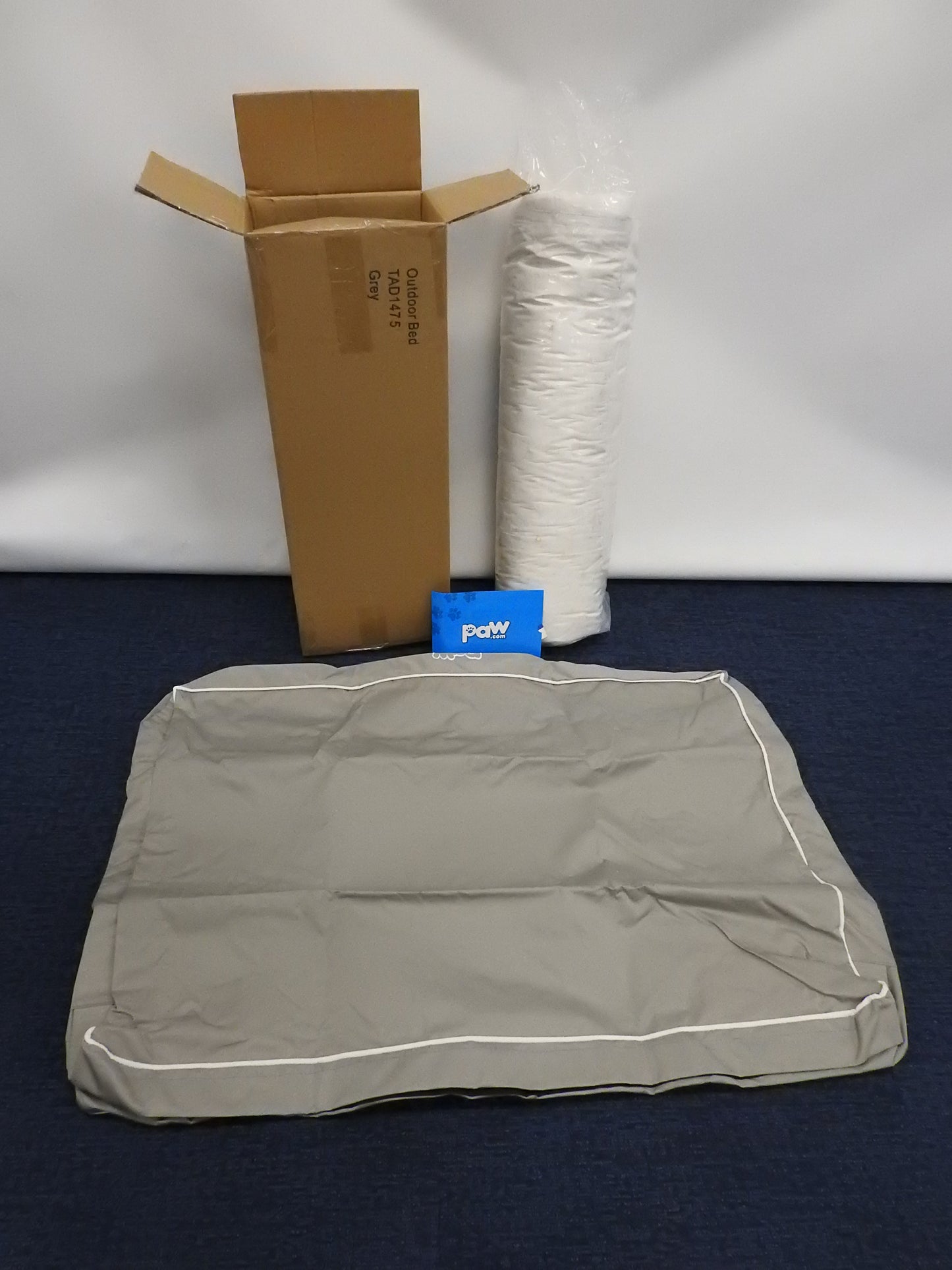 Outdoor Dog Bed (NEW IN BOX!)