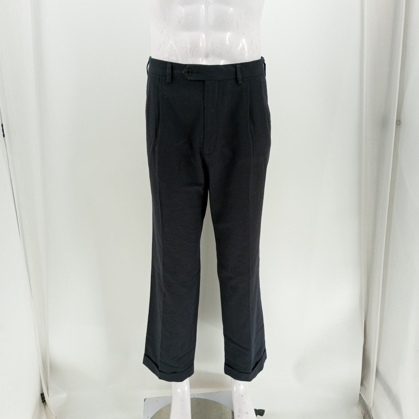 Desiel, Levis, Dockers, etc Pants Box 30 Count