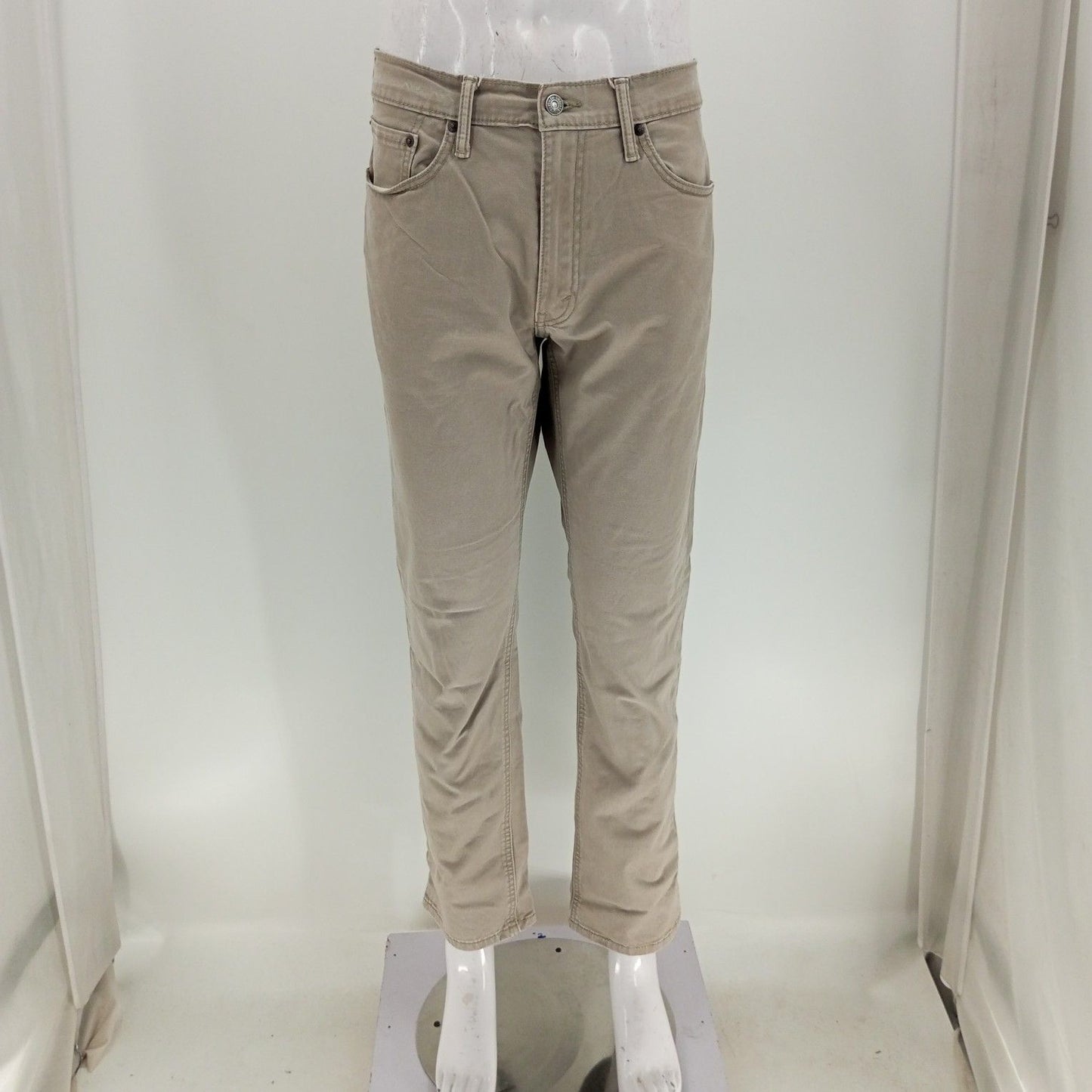 Desiel, Levis, Dockers, etc Pants Box 30 Count