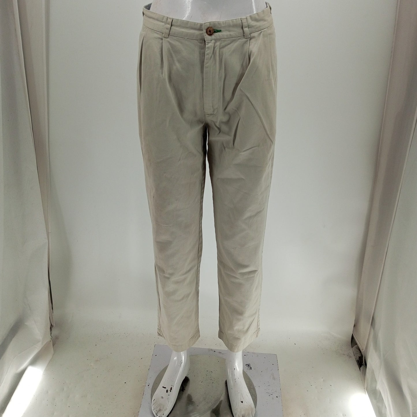 Desiel, Levis, Dockers, etc Pants Box 30 Count