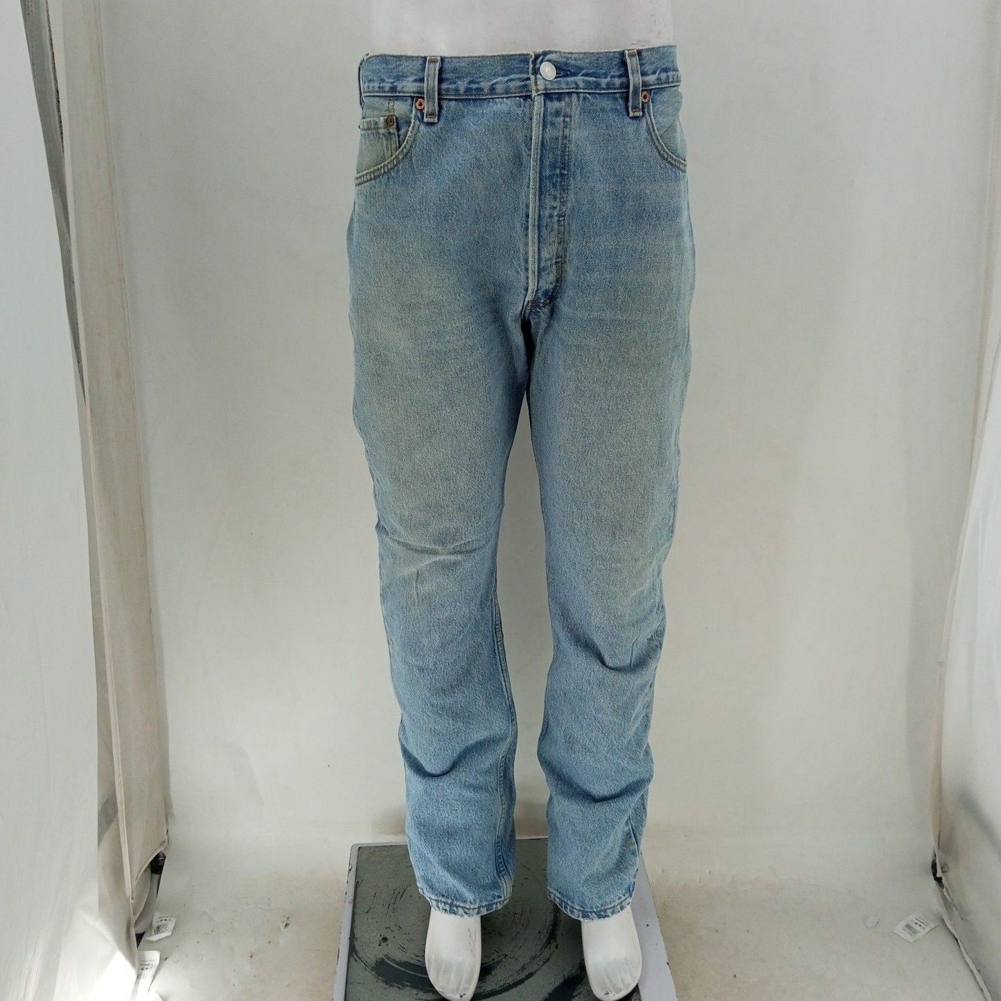 Levis Jeans  24-30 Count Box