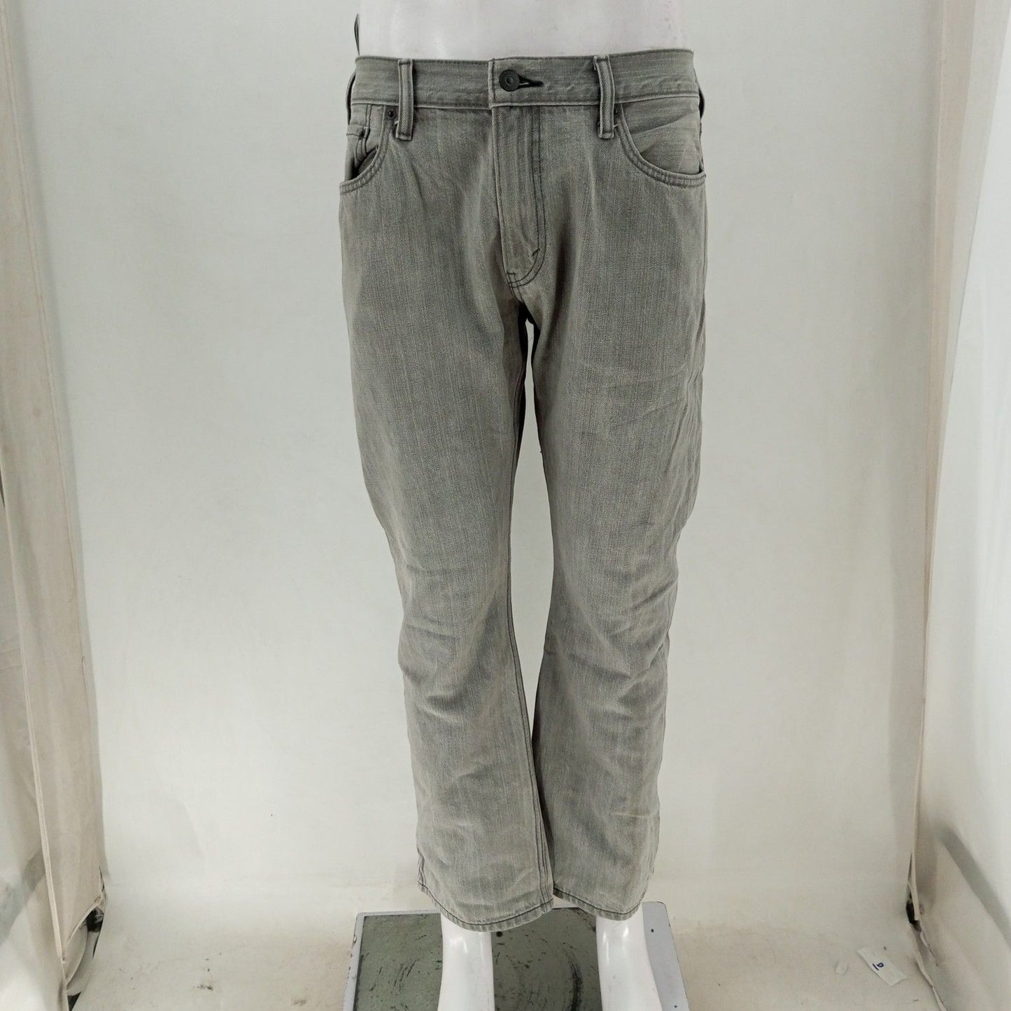 Levis Jeans  24-30 Count Box