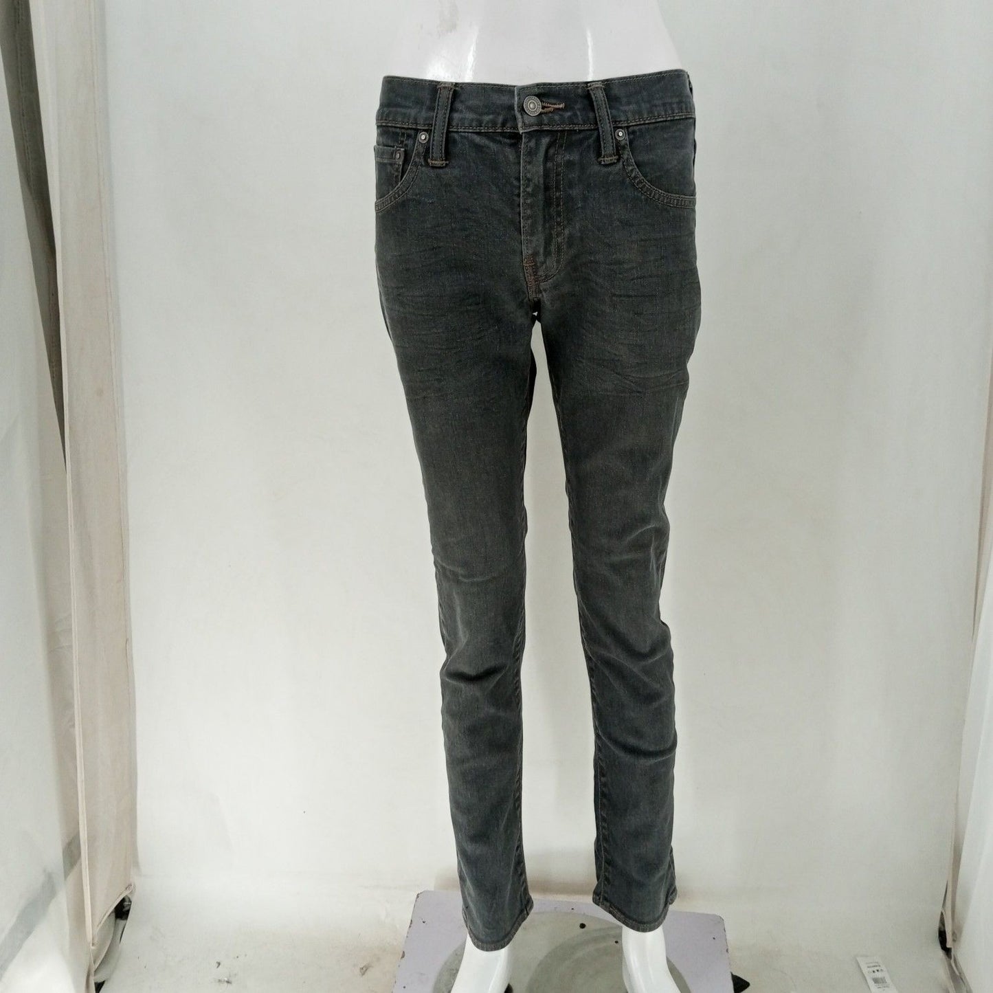 Levis Jeans  24-30 Count Box