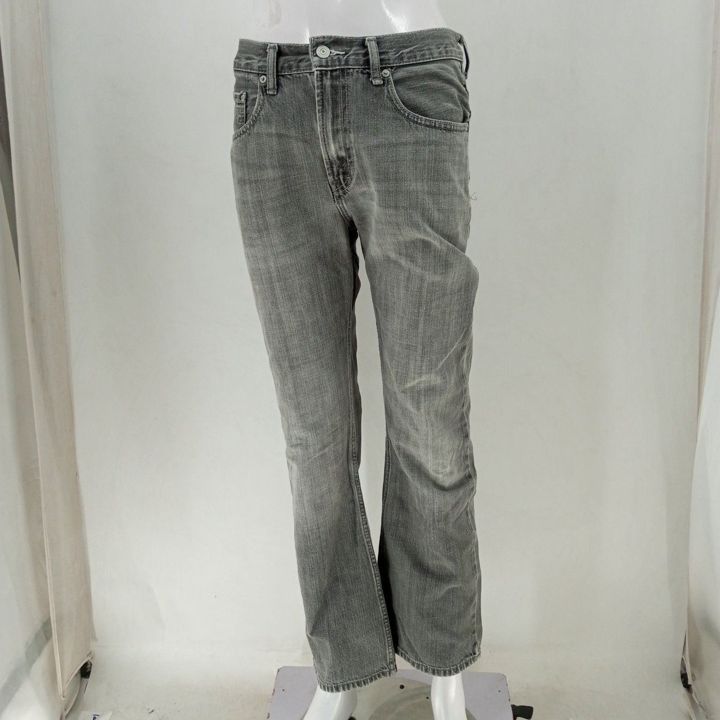 Levis Jeans  24-30 Count Box